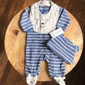 Carter’s Zip-up Bear Terry Sleep and Play Set.